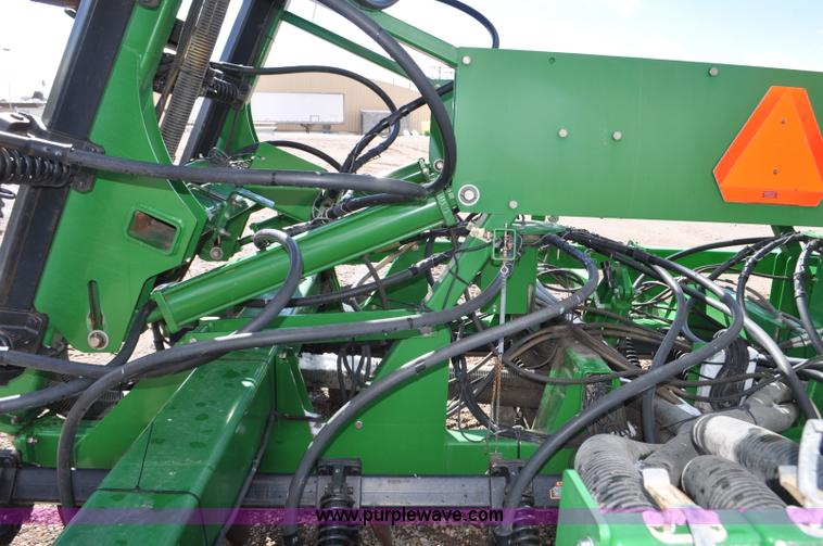 image for item F2206 2003 John Deere 1890 air drill seeder