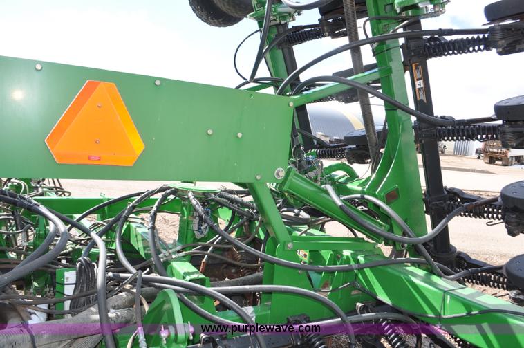 image for item F2206 2003 John Deere 1890 air drill seeder