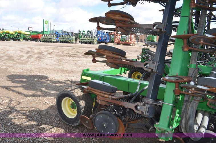 image for item F2206 2003 John Deere 1890 air drill seeder