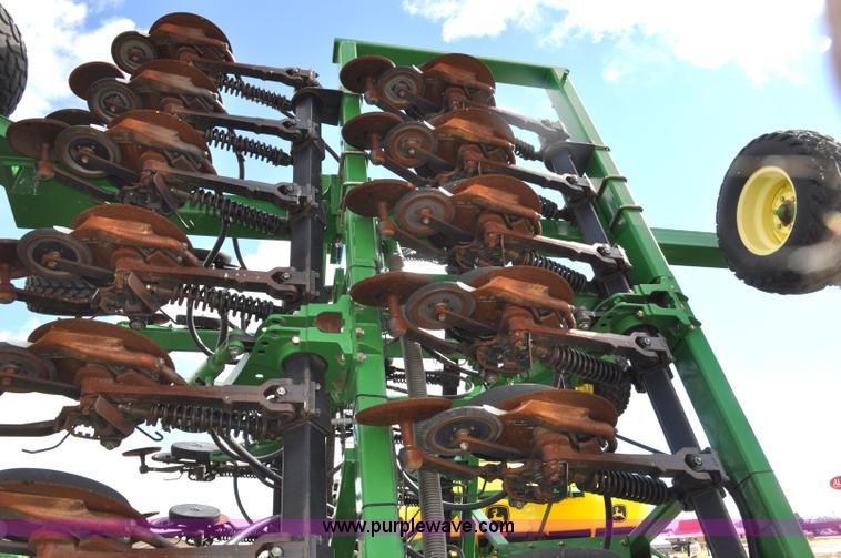 image for item F2206 2003 John Deere 1890 air drill seeder