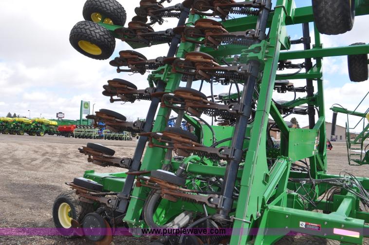 image for item F2206 2003 John Deere 1890 air drill seeder