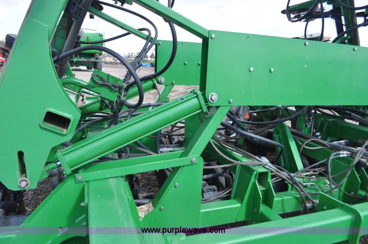 image for item F2206 2003 John Deere 1890 air drill seeder