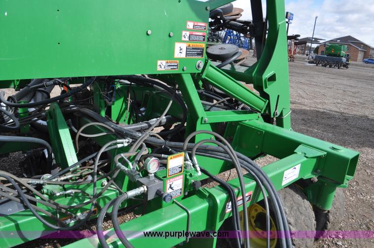 image for item F2206 2003 John Deere 1890 air drill seeder