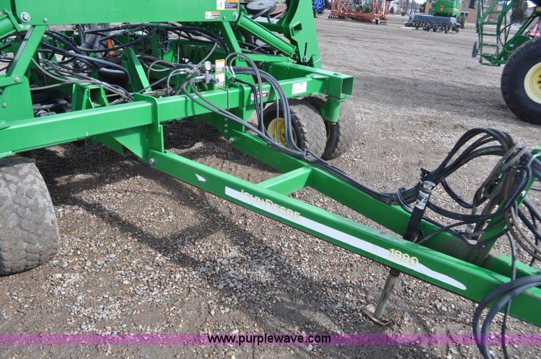 image for item F2206 2003 John Deere 1890 air drill seeder