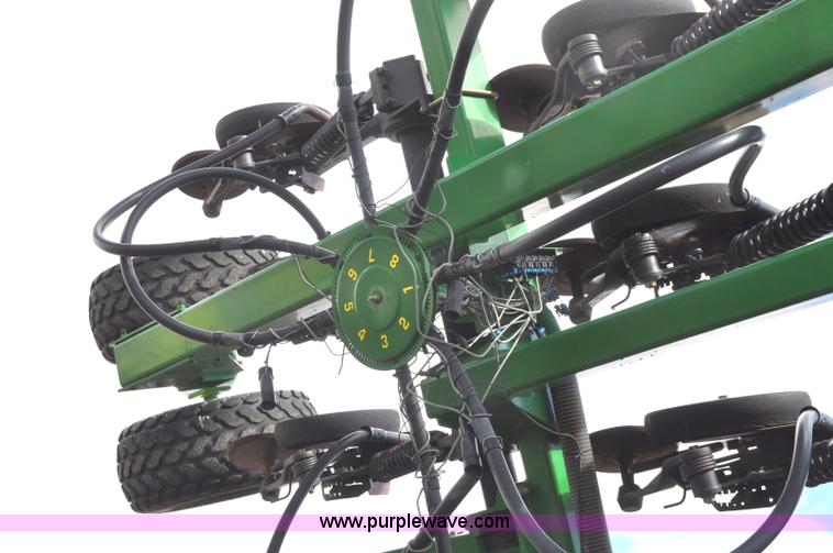 image for item F2206 2003 John Deere 1890 air drill seeder