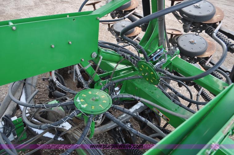 image for item F2206 2003 John Deere 1890 air drill seeder