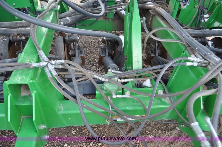 image for item F2206 2003 John Deere 1890 air drill seeder