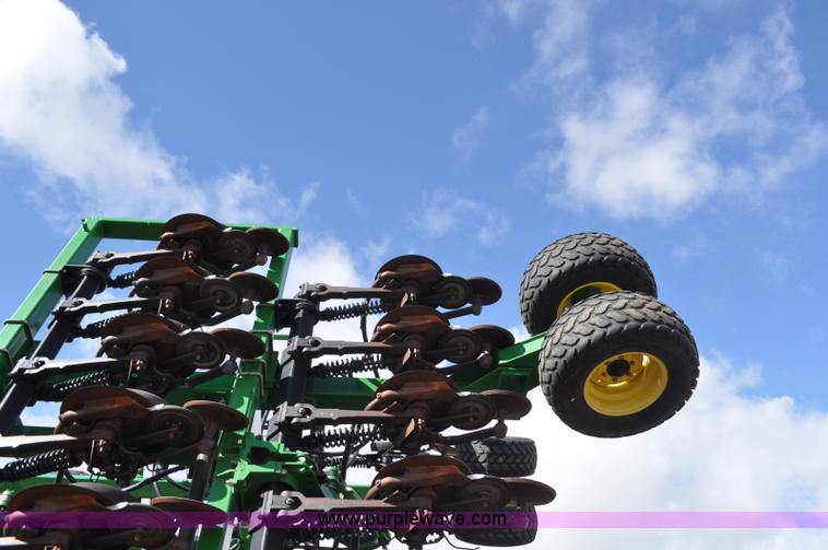 image for item F2206 2003 John Deere 1890 air drill seeder