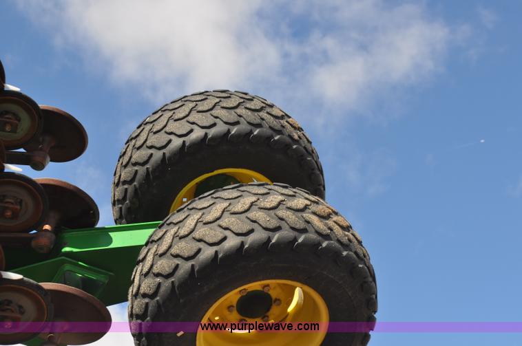 image for item F2206 2003 John Deere 1890 air drill seeder