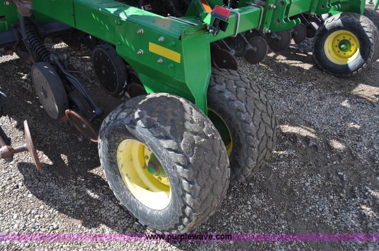 image for item F2206 2003 John Deere 1890 air drill seeder
