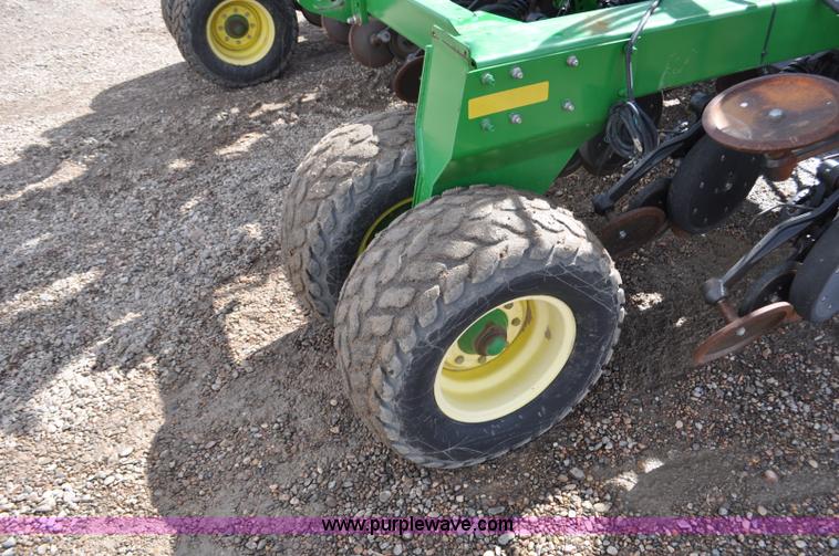 image for item F2206 2003 John Deere 1890 air drill seeder