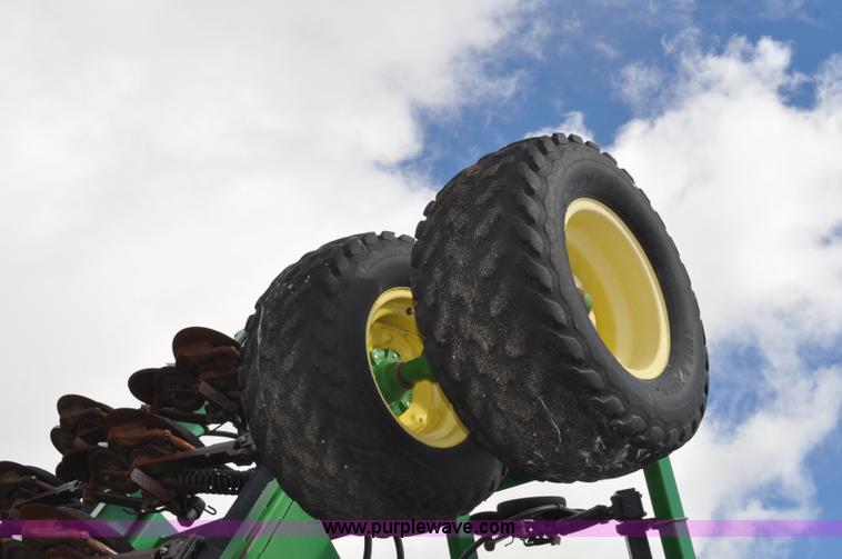 image for item F2206 2003 John Deere 1890 air drill seeder