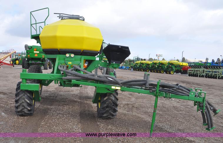 image for item F2206 2003 John Deere 1890 air drill seeder