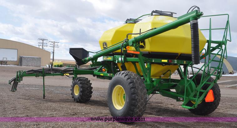 image for item F2206 2003 John Deere 1890 air drill seeder