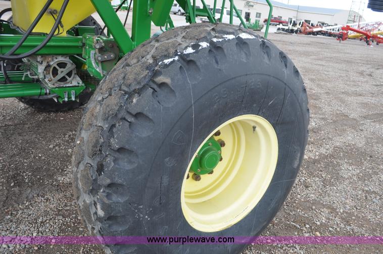 image for item F2206 2003 John Deere 1890 air drill seeder