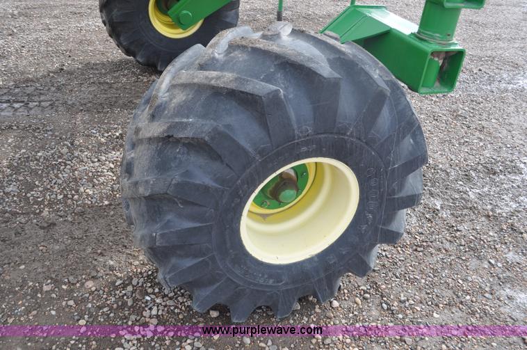 image for item F2206 2003 John Deere 1890 air drill seeder