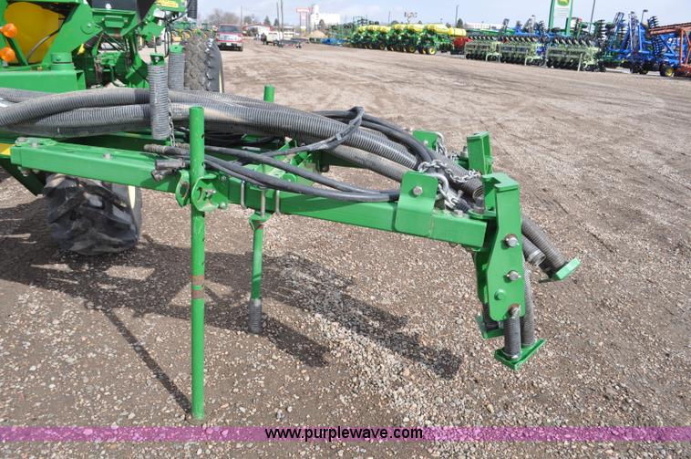 image for item F2206 2003 John Deere 1890 air drill seeder