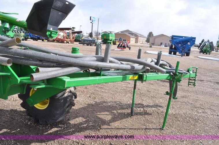 image for item F2206 2003 John Deere 1890 air drill seeder