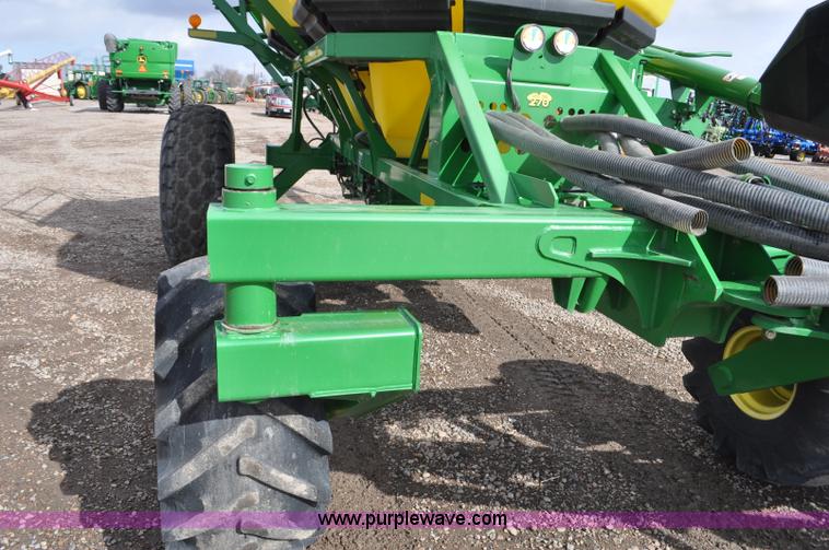 image for item F2206 2003 John Deere 1890 air drill seeder