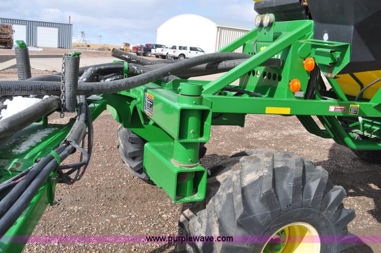 image for item F2206 2003 John Deere 1890 air drill seeder
