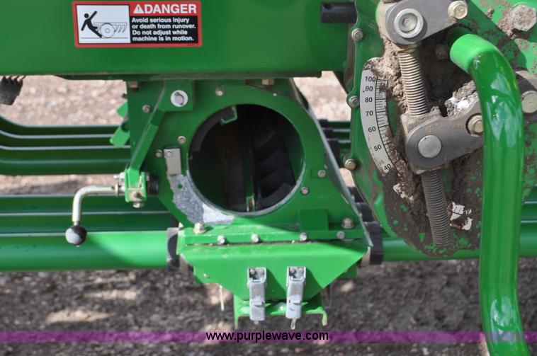 image for item F2206 2003 John Deere 1890 air drill seeder
