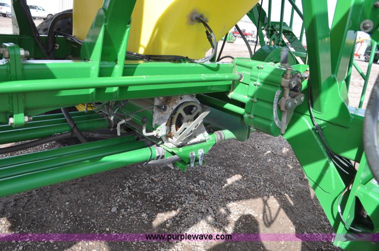 image for item F2206 2003 John Deere 1890 air drill seeder