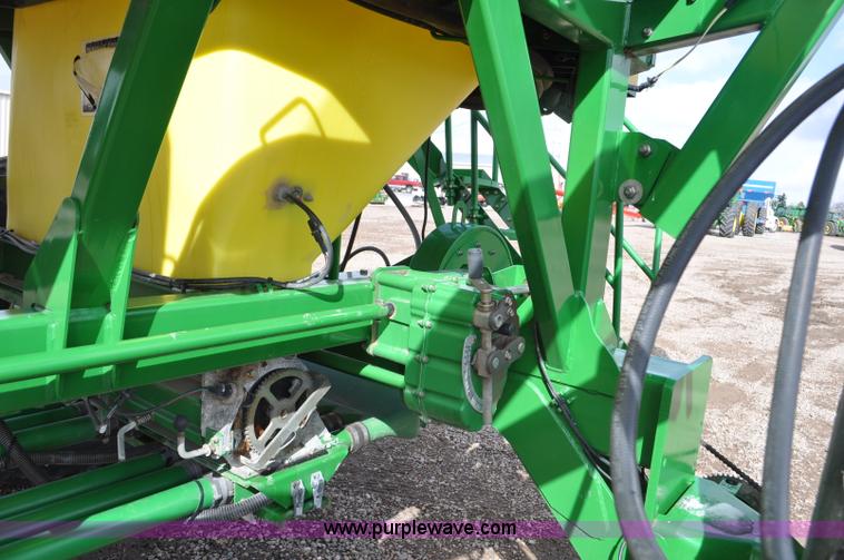image for item F2206 2003 John Deere 1890 air drill seeder