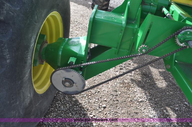 image for item F2206 2003 John Deere 1890 air drill seeder