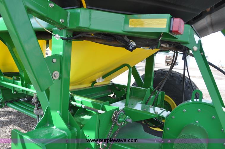image for item F2206 2003 John Deere 1890 air drill seeder