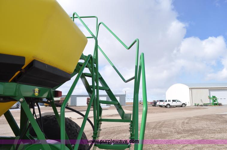 image for item F2206 2003 John Deere 1890 air drill seeder