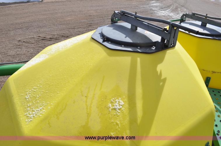 image for item F2206 2003 John Deere 1890 air drill seeder