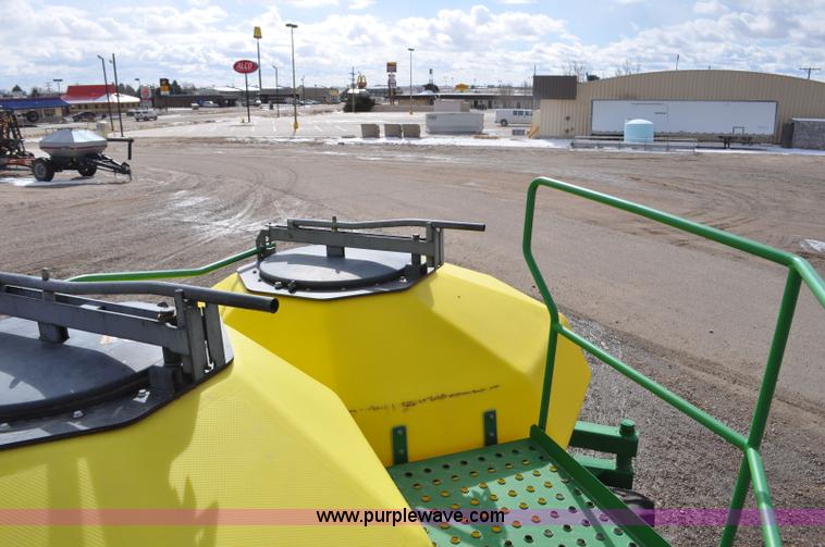 image for item F2206 2003 John Deere 1890 air drill seeder