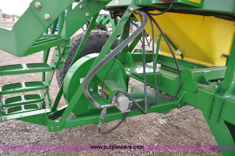 image for item F2206 2003 John Deere 1890 air drill seeder