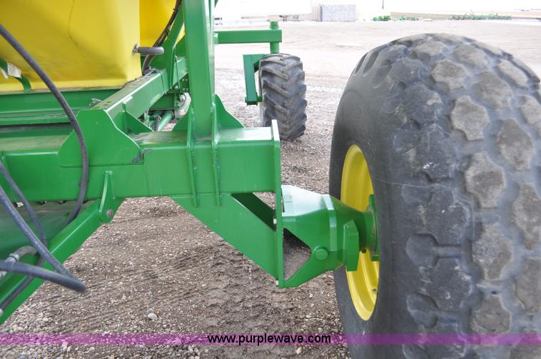 image for item F2206 2003 John Deere 1890 air drill seeder