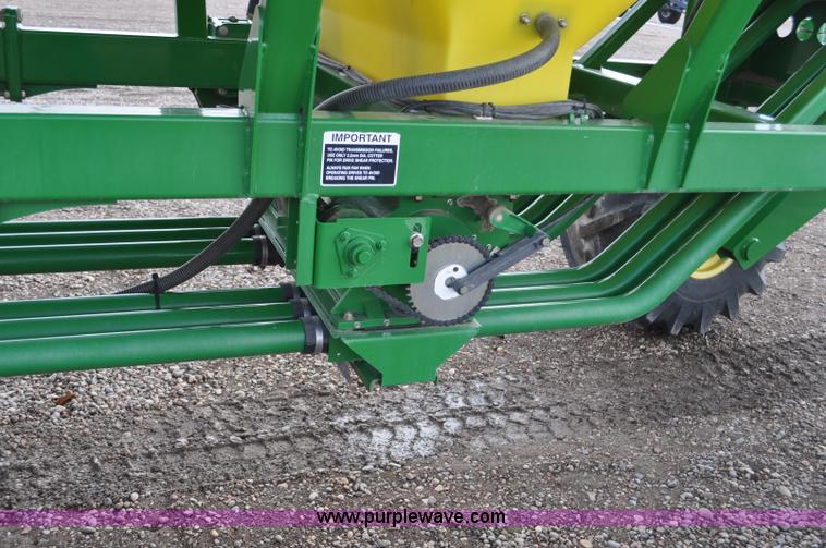 image for item F2206 2003 John Deere 1890 air drill seeder