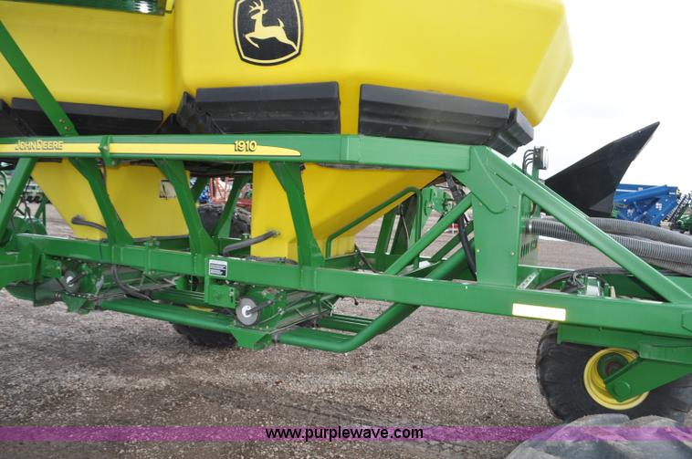 image for item F2206 2003 John Deere 1890 air drill seeder