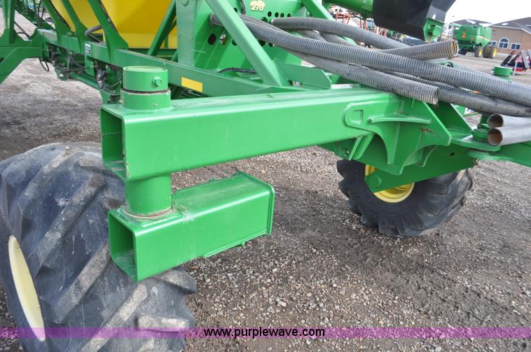 image for item F2206 2003 John Deere 1890 air drill seeder