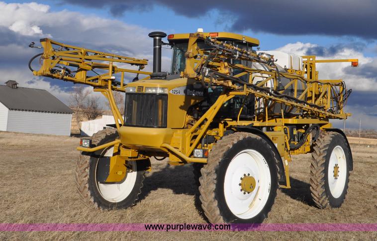 image for item F2210 2002 Ag-Chem RoGator 1254 self-propelled sprayer