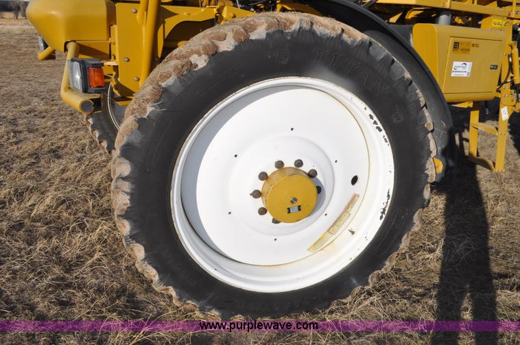 image for item F2210 2002 Ag-Chem RoGator 1254 self-propelled sprayer