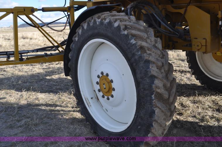 image for item F2210 2002 Ag-Chem RoGator 1254 self-propelled sprayer