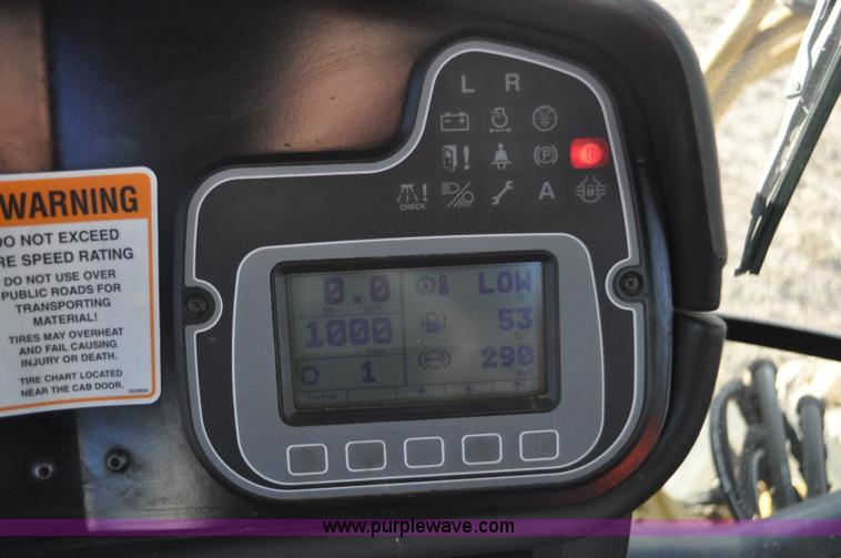 image for item F2210 2002 Ag-Chem RoGator 1254 self-propelled sprayer