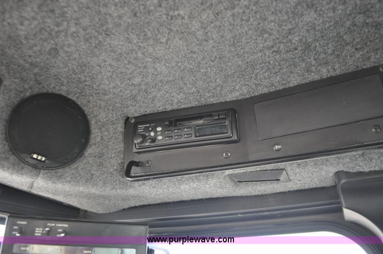 image for item F2210 2002 Ag-Chem RoGator 1254 self-propelled sprayer