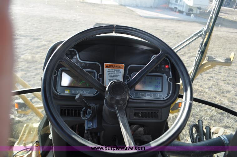 image for item F2210 2002 Ag-Chem RoGator 1254 self-propelled sprayer