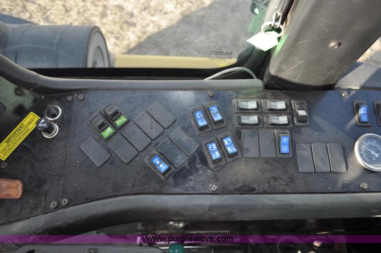 image for item F2210 2002 Ag-Chem RoGator 1254 self-propelled sprayer