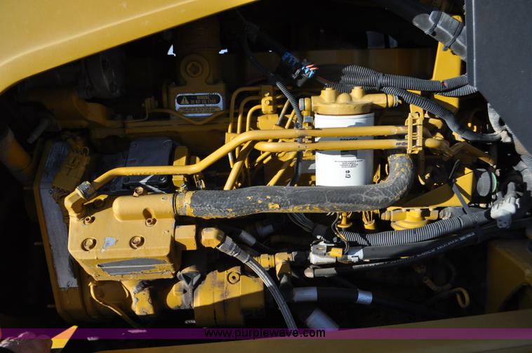 image for item F2210 2002 Ag-Chem RoGator 1254 self-propelled sprayer