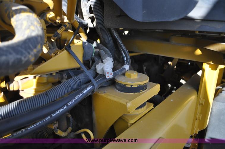 image for item F2210 2002 Ag-Chem RoGator 1254 self-propelled sprayer