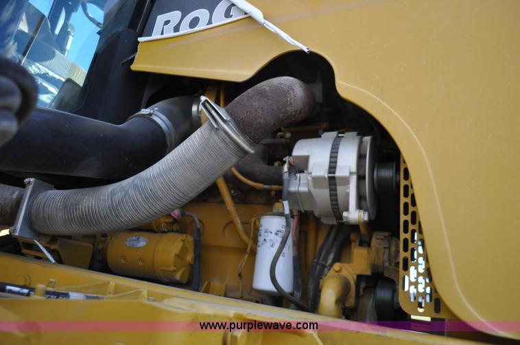 image for item F2210 2002 Ag-Chem RoGator 1254 self-propelled sprayer