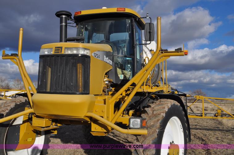 image for item F2210 2002 Ag-Chem RoGator 1254 self-propelled sprayer