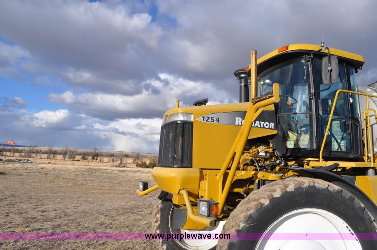 image for item F2210 2002 Ag-Chem RoGator 1254 self-propelled sprayer