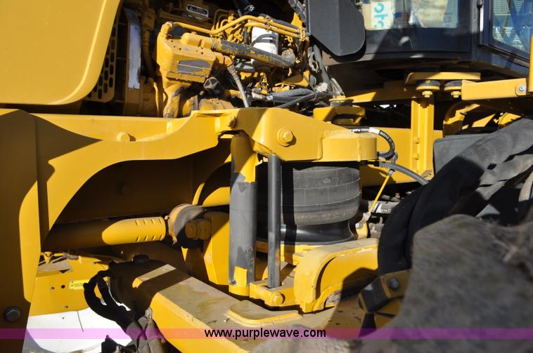 image for item F2210 2002 Ag-Chem RoGator 1254 self-propelled sprayer